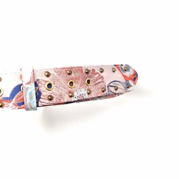 4/$25 New Steve Madden Pink Butterfly Belt - Picture 2 of 2